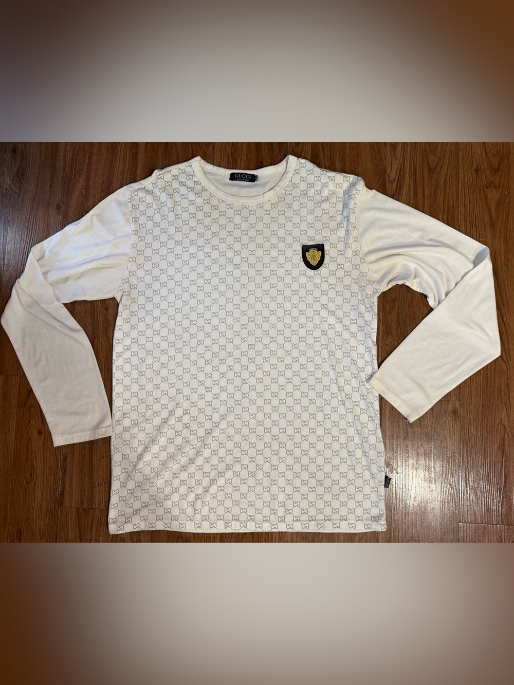 Gucci White All-Over Monogram Tee with historic "bellhop" crest Size XXL Used